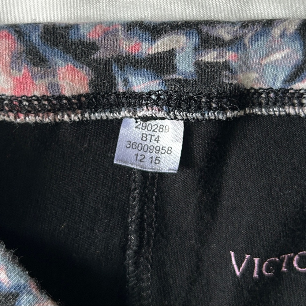 Victoria’s Secret fold over yoga pants - Picture 4 of 6